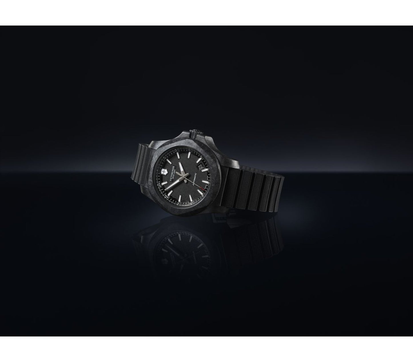 Victorinox I.N.O.X. Carbon óra