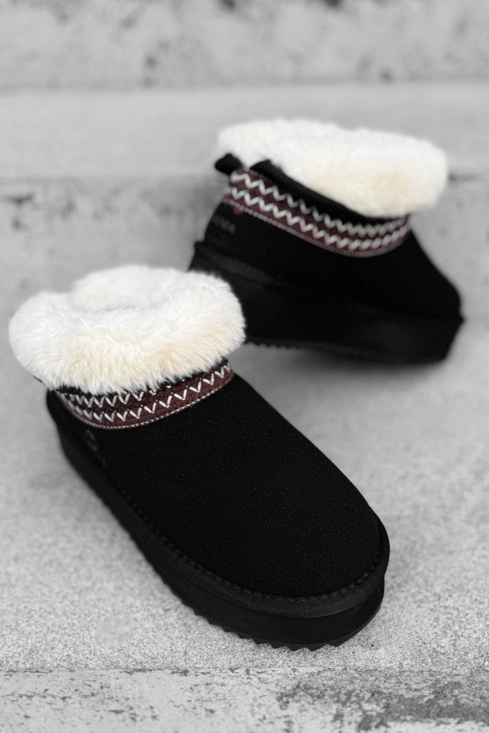 Olive Baila boots
