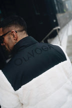 Olivgrüne Vaas-Jacke