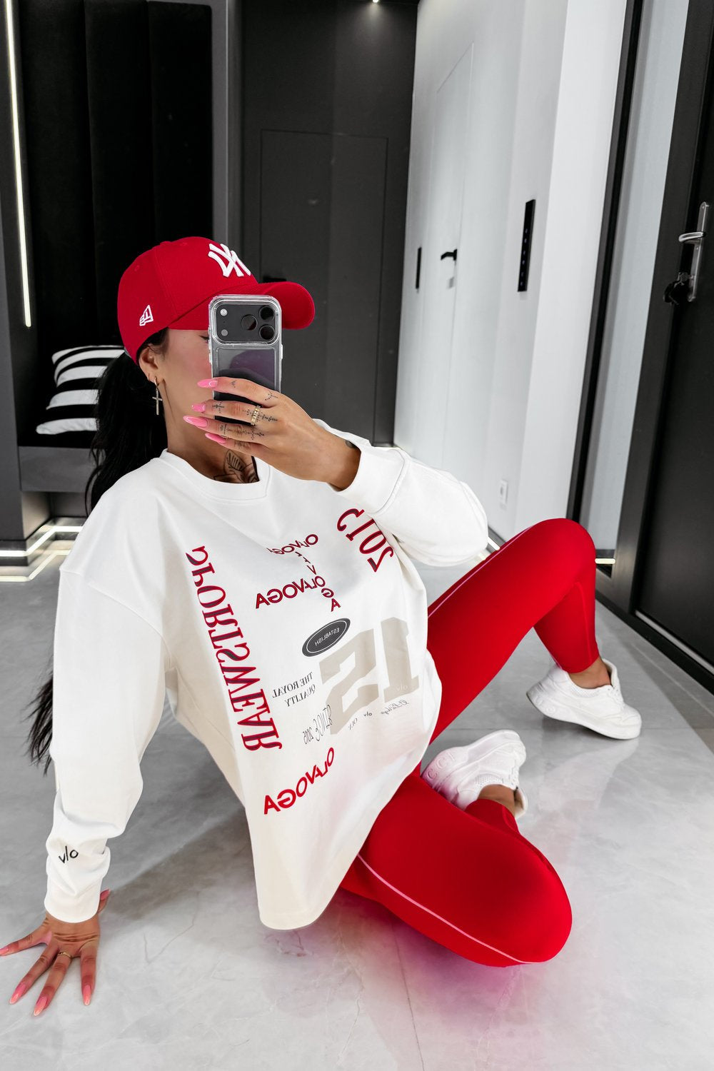 Olavoga Apare Sweatshirt