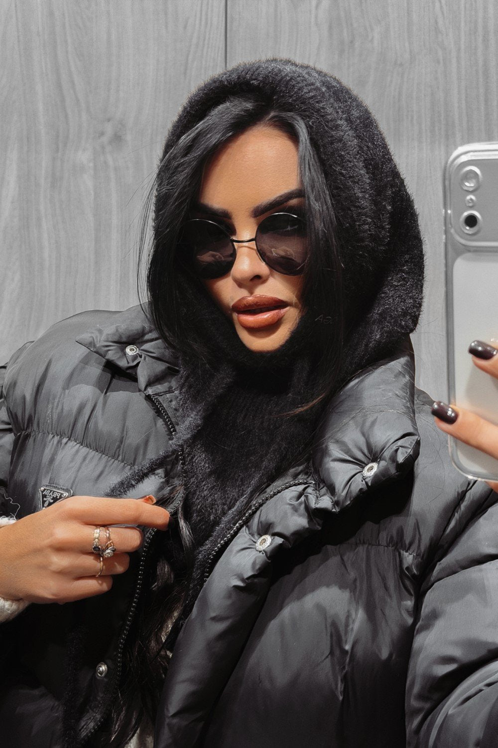 Olavoga Sabina símaszk