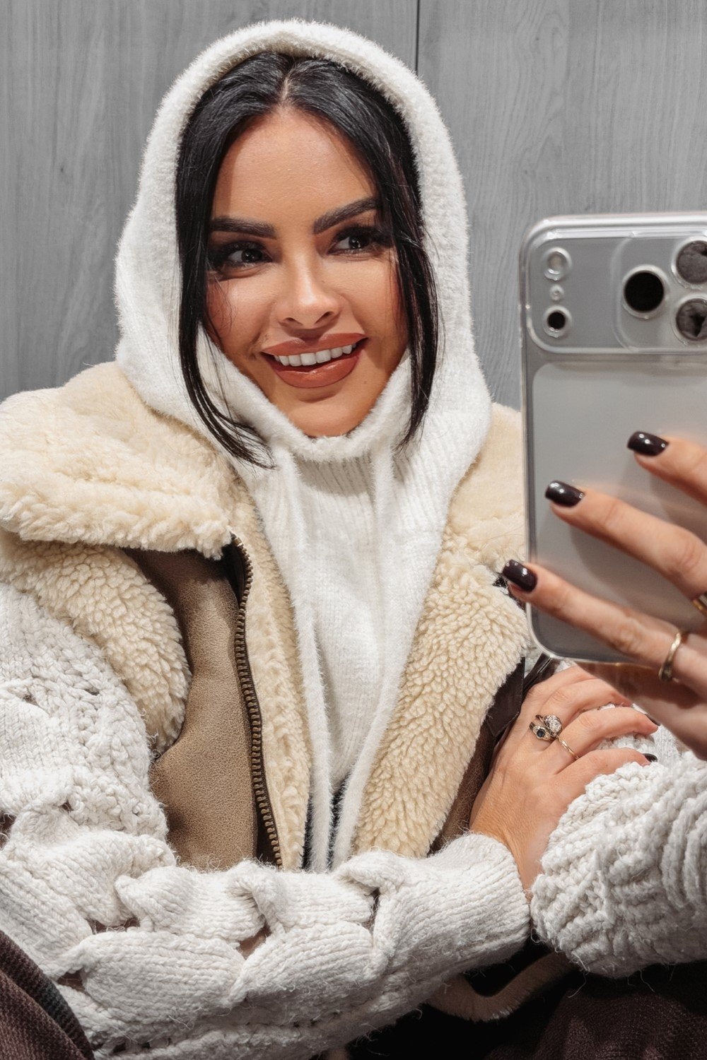 Olavoga Sabina símaszk