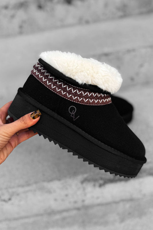 Olive Baila boots 
