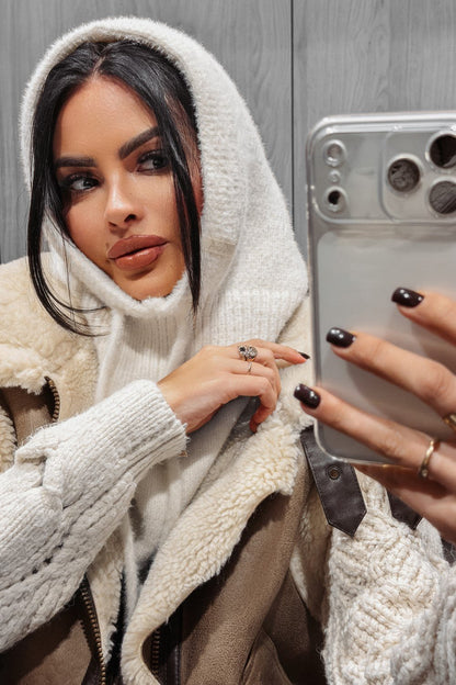 Olavoga Sabina símaszk