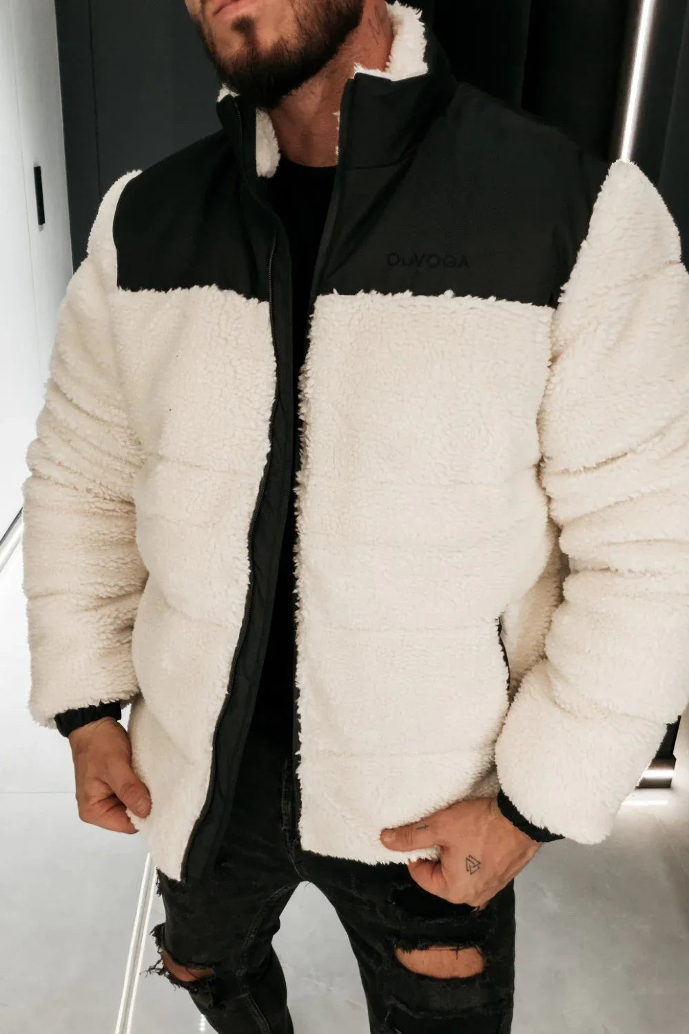 Olivgrüne Vaas-Jacke